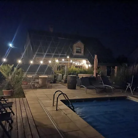 Coquet 2 Chambres, 2 Salles De Douches Avec Piscine, Apartment