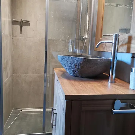 Coquet 2 Chambres, 2 Salles De Douches Avec Piscine,