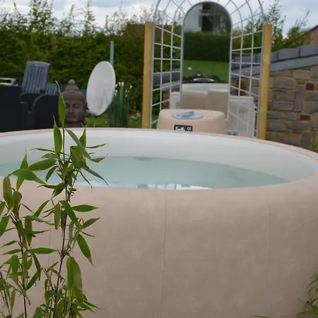 Coquet 2 Chambres, 2 Salles De Douches Avec Piscine, *