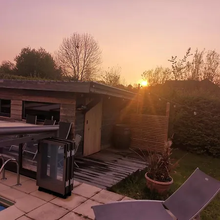 Coquet 2 Chambres, 2 Salles De Douches Avec Piscine, アパート ナミュール