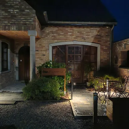 Coquet 2 Chambres, 2 Salles De Douches Avec Piscine, Namur